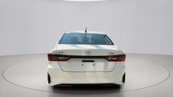 Toyota Yaris Essence (2023)