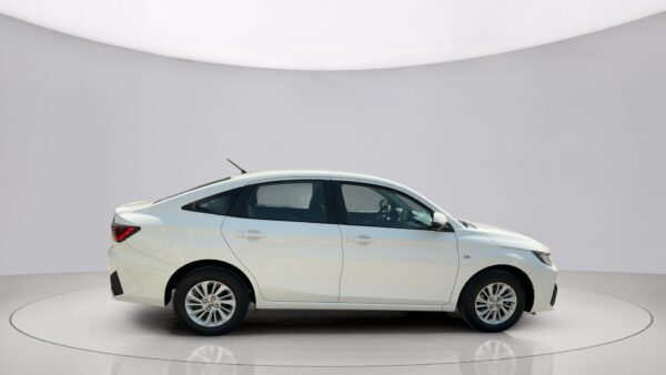 Toyota Yaris Essence (2023)