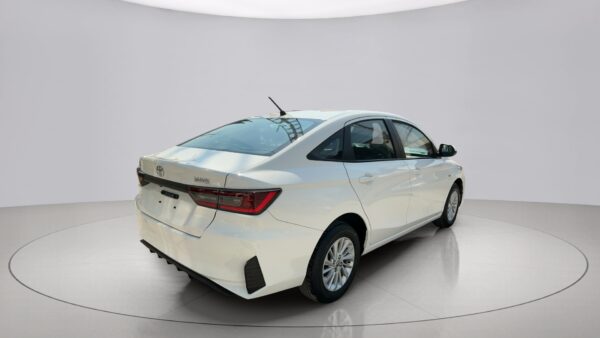 Toyota Yaris Essence (2023)