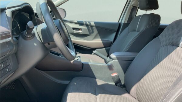 Toyota Yaris Essence (2023)